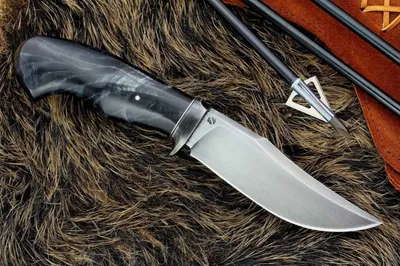 Tekeev Knives - Форма и конструкция ножа бичак сложились давно и  сохранялись неизменными на протяжении многих веков. По форме бичак  напоминает скандинавские и монгольские ножи. Клинок ножа прямой, характерно  некоторое понижение линии