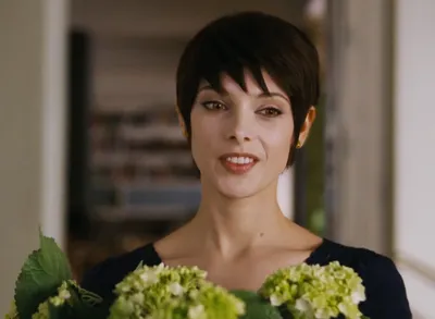 Укладка, как у Элис Каллен: возрождение трендовой прически из фильма « Сумерки» для коротких волос