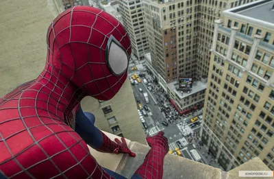 Фанат Marvel's Spider-Man воссоздал постер фильма \"Новый Человек-паук\" с  помощью фоторежима