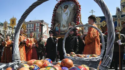 Христос Воскрес! С Первомаем!