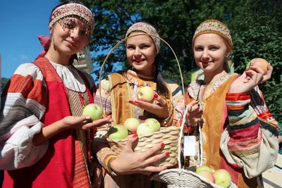 Яблочный Спас – один из самых любимых в народе и радостных праздников в  году - «ФАКТЫ»