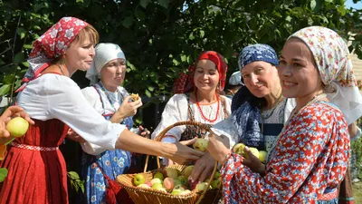 Красивая картинка на яблочный спас — скачать бесплатно