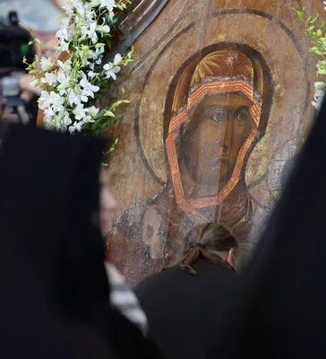 Старинная икона – образ Смоленской Божией Матери в серебряной ризе и по  доступной цене!