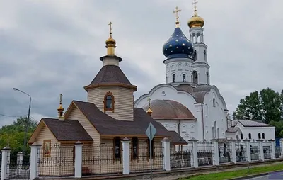 Храм Живоначальной Троицы на Воробьёвых горах -