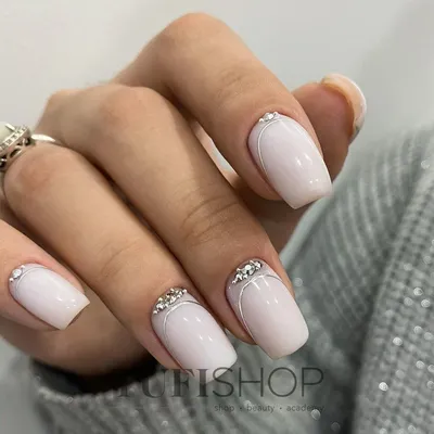 Эффектные ногти со стразами - Студия красоты \"NailsProfi\"