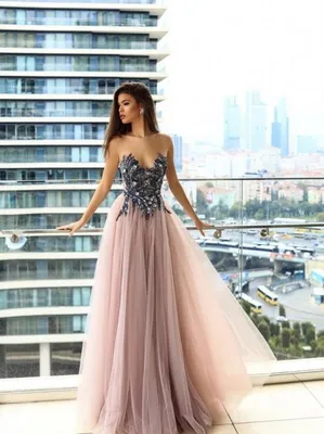 Самые модные выпускные платья 2019-2020 года, фото выпускных платьев |  Blush prom dress, Sparkly prom dresses, Prom dresses