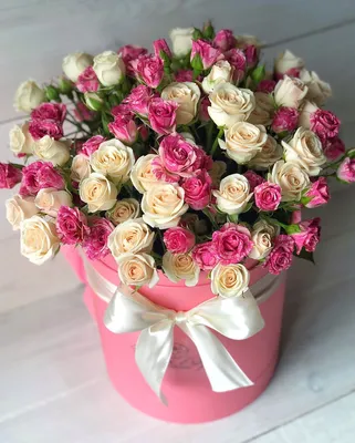 Красные розы в коробке (XS) 23-25 роз - купить в интернет-магазине Rosa  Grand