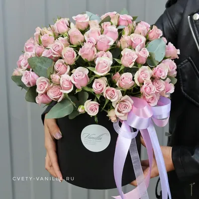 Композиция Белые розы в шляпной коробке» с розами - купить в Иркутске за 6  000 руб