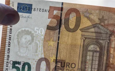 50 euro notes hi-res stock photography and images - Alamy