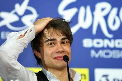 File:Alexander Rybak during Eurovision 2009.jpg - Wikimedia Commons