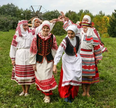 Народные костюмы с белорусской символикой на пошив в Минске