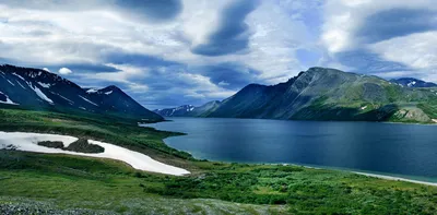 Открывая Россию. Самые красивые места нашей страны глазами  фотографов-путешественников Russian Explorers Колекционое подарочное  издание - купить с доставкой по выгодным ценам в интернет-магазине OZON  (706640407)