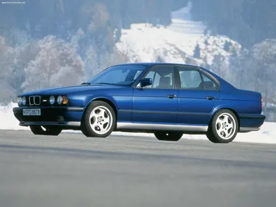 Привлекательный, вместетельный не дорогой в обслуживании, комфортабельность  и удобства, малый расход дизельного топлива, БМВ немецкой сборки настоящий  автомобиль высокого качества - Отзыв владельца автомобиля BMW 5 серии 2006  года ( V (E60/E61) ):