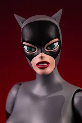 Batman: The Animated Series - Catwoman 1/6 Scale Figure - Regular Edit –  Mondo