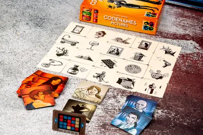 Codenames Rules | Asmodee UK