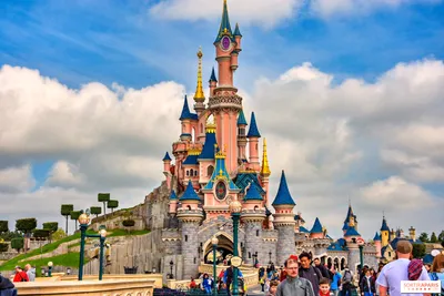 Disneyland Paris in One Day: Our Magical Day Trip | Alex Gladwin Blog