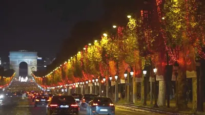 Елисейские Поля В La Defense От Триумфальной Арки В Париже, Франция  Фотография, картинки, изображения и сток-фотография без роялти. Image  44296346