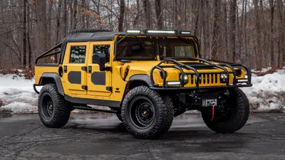 Six-Wheeled Hummer H2 Laughs In The Face Of Conventional SUVs