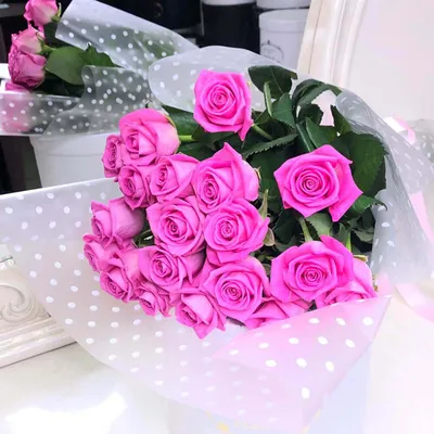 15 ярко-розовых роз в букете за 4 690 руб. | Бесплатная доставка цветов по  Москве
