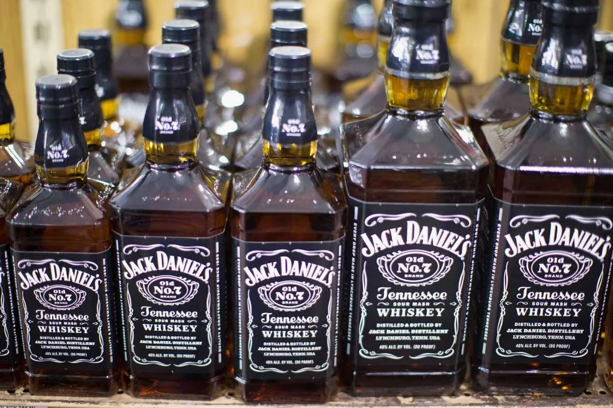 Jack Daniels виски. Виски Джек Дэниэлс Теннесси. Джек Дэниел'с Теннесси виски. Виски Джек Дэниэлс 1л.