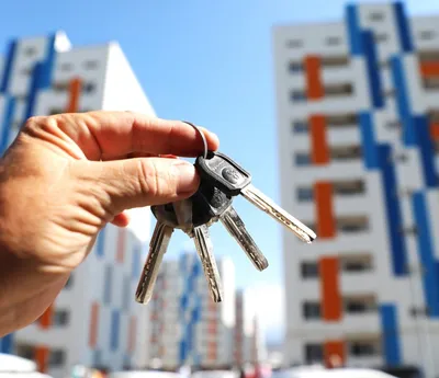 Ключи от квартиры в руке Stock Photo | Adobe Stock