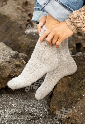 Шерстяные носки Снегири с удобной круговой вязкой.