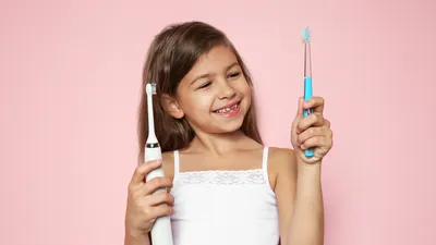 Отзыв о Зубная щетка Colgate для детей 2+ | Хорошо очищает и имеет  симпатичный дизайн!
