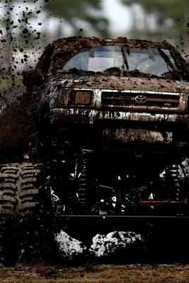 Toyota Hilux Pickup 640 x 960 iPhone 4 Wallpaper