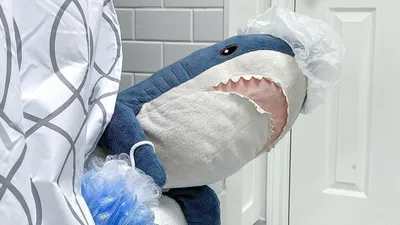 Mondo Mascots on X: \"Here's a Japanese IKEA commercial featuring BLÅHAJ the  blue shark and his son, Junior. https://t.co/EEKmYWVTXY\" / X