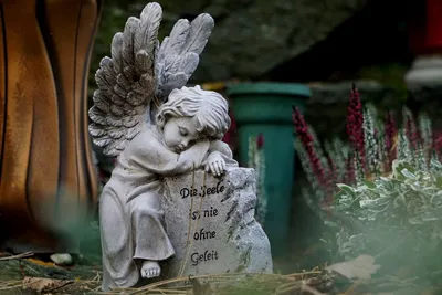 Памятник с ангелом на могилу ребенка, заказать и купить надгробие-статую на  кладбище в Москве и РФ | PetraMemorial | PetraMemorial