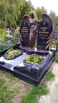 Памятники с ангелами из гранита в Минске под заказ от производителя