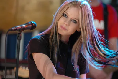 Avril Lavigne on Lyme Disease: â€˜I Had Accepted That I Was Dyingâ€™ |  Billboard