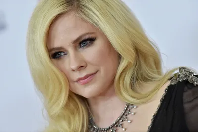 Avril Lavigne responds to rumours she died and was replaced by body double  named Melissa | The Independent | The Independent