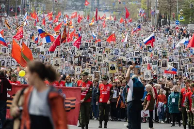 Фото акции Бессмертный полк в Москве 9 мая 2022 года - KP.RU