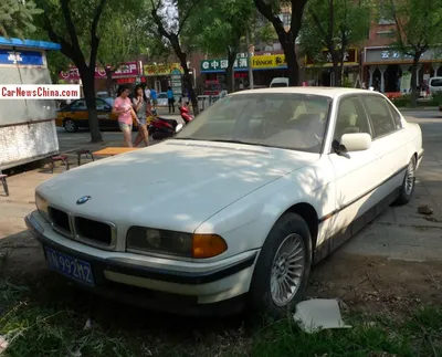 Spotted in China: E38 BMW 740 iL in white