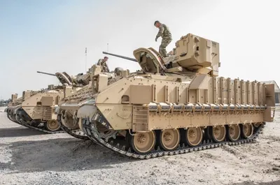 Gur Khan attacks!: 570 новых гусеничных боевых машин для Сухопутных войск  Италии