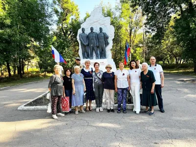 ФОТО: Митинг по случаю Дня освобождения Донбасса собрал в центре Донецка  порядка 10 тыс. человек - Общество - ДАН