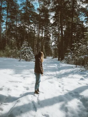 Блондинка в зимнем лесу. Photographer Sitilin Pavel