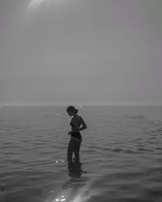 [82+] Картинки девушек на пляже без лица обои