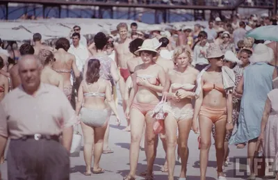 Без ботокса и силикона. Советские девушки на пляже 1967 года в объективе  американского фотографа | История России | Дзен