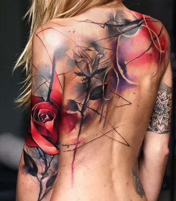 Женские тату на спине в Москве . Татуировки для девушек на спине - цены,  эскизы, фото.
