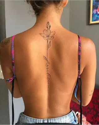 Татуировки для девушек на спине (62 фото)