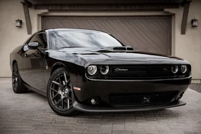 Фотографии Dodge Challenger SRT8