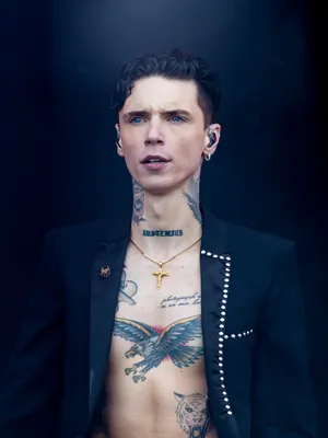 File:Black Veil Brides January 2013 30 cropped.jpg - Wikimedia Commons