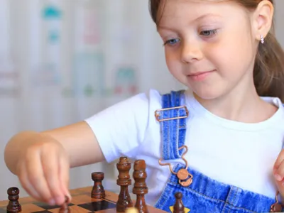 Правила игры в шахматы - инструкция для начинающих с нуля и детей - как  ходят фигуры, расстановка на доске