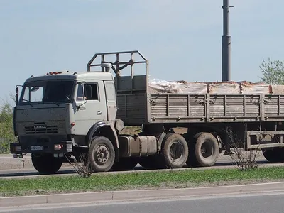 Знакомьтесь, «КАМАЗ-54115» из «Дальнобойщиков»!