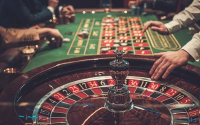 Скачать обои casino, roulette, table, chips, casino concepts, 4k для  монитора с разрешением 3840x2400. Картинки на рабочий стол