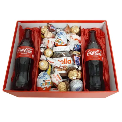 Coca-cola в жестяной коробке в китайском варианте дизайна на новый год.  Coca-cola газированных безалкогольный напиток Редакционное Фотография -  изображение насчитывающей кока, кола: 185288327