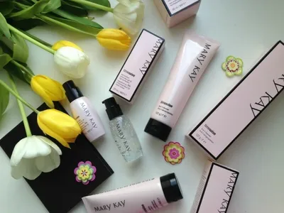 Набор для ухода за кожей в косметичке Mary Kay®