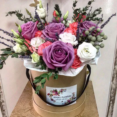 Красивые букеты из живых цветов на 8 марта - купить с бесплатной доставкой  24/7 по Москве